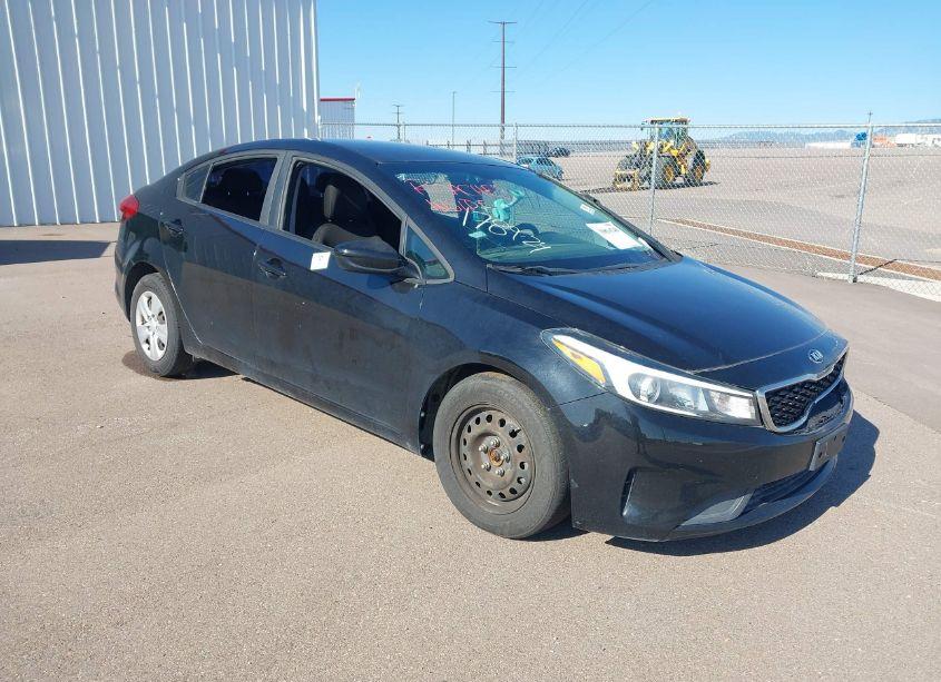 2017 Kia Forte LX (VIN 3KPFK4A72HE077804) main photo