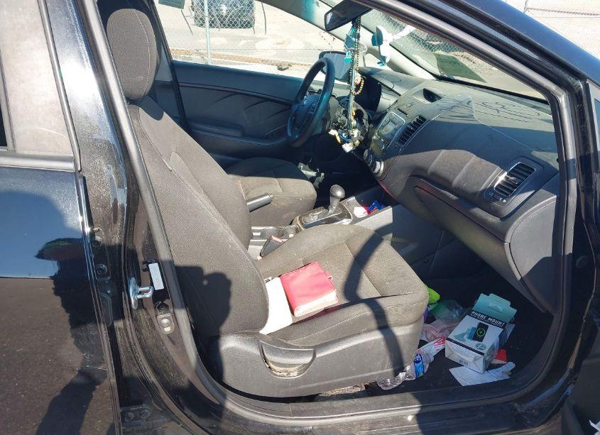 Photo 5 of 2017 Kia Forte LX (VIN 3KPFK4A72HE077804)