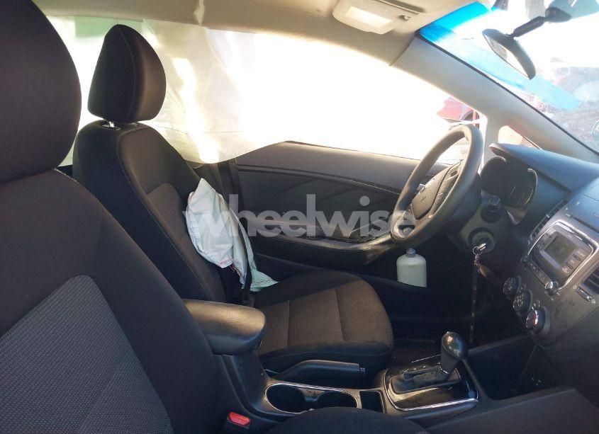 Photo 5 of 2017 Kia Forte LX (VIN 3KPFK4A72HE093677)