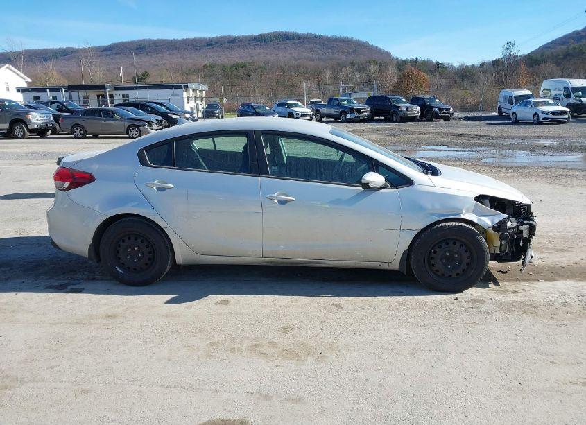 Photo 14 of 2017 Kia Forte LX (VIN 3KPFK4A72HE096739)