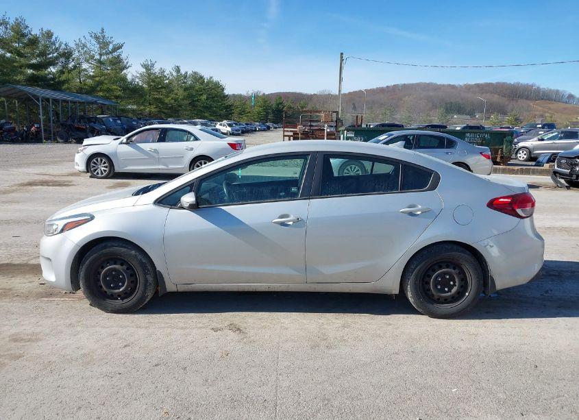 Photo 15 of 2017 Kia Forte LX (VIN 3KPFK4A72HE096739)
