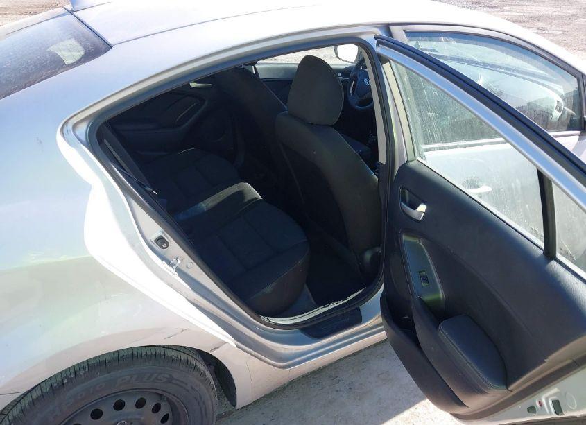 Photo 8 of 2017 Kia Forte LX (VIN 3KPFK4A72HE096739)