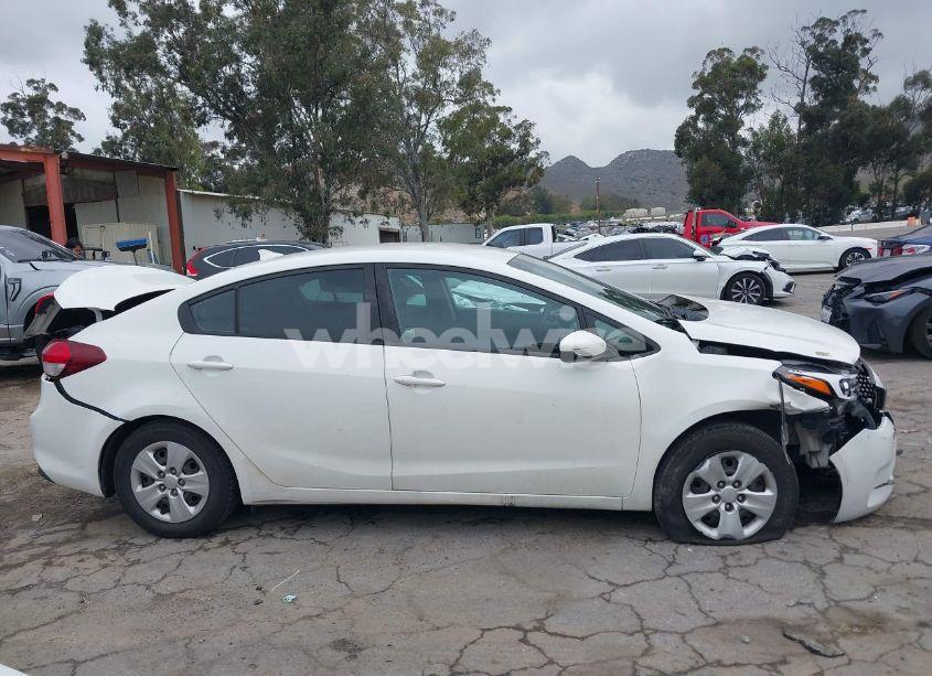 Photo 13 of 2017 Kia Forte LX (VIN 3KPFK4A72HE099821)