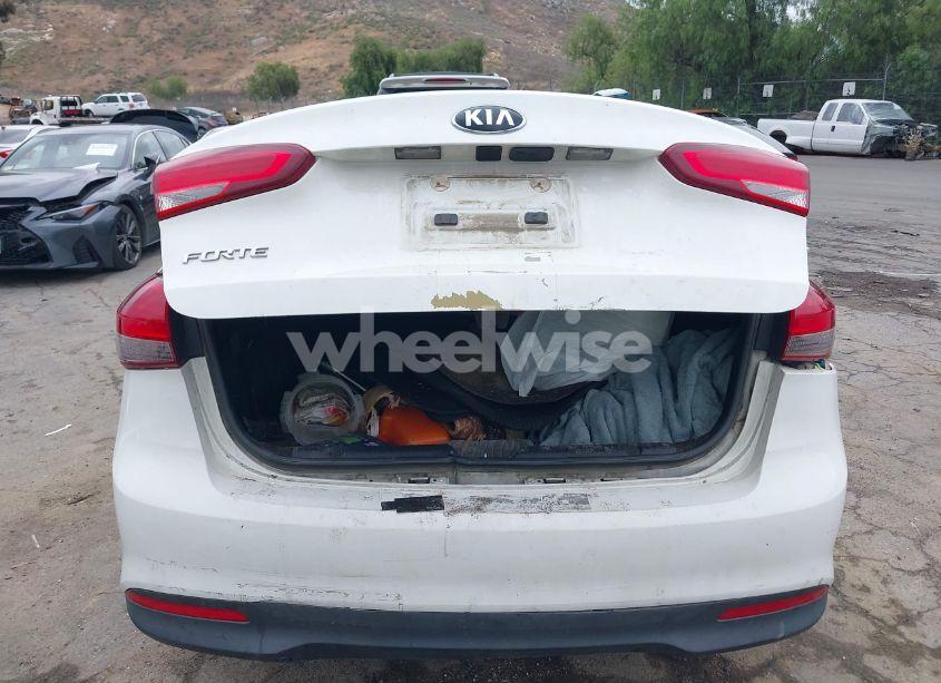 Photo 16 of 2017 Kia Forte LX (VIN 3KPFK4A72HE099821)