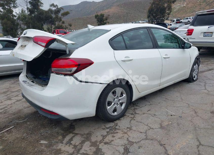 Photo 4 of 2017 Kia Forte LX (VIN 3KPFK4A72HE099821)
