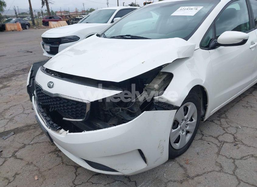 Photo 6 of 2017 Kia Forte LX (VIN 3KPFK4A72HE099821)