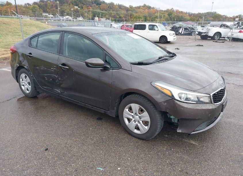 2017 Kia Forte LX (VIN 3KPFK4A72HE106024) main photo