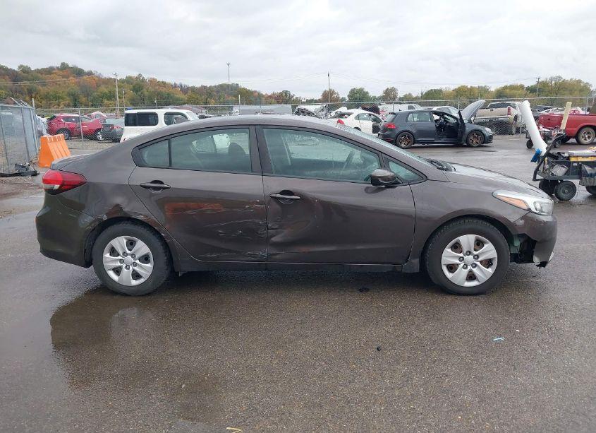 Photo 13 of 2017 Kia Forte LX (VIN 3KPFK4A72HE106024)