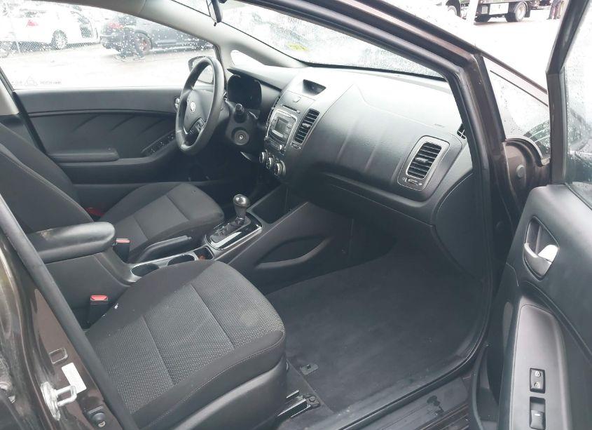 Photo 5 of 2017 Kia Forte LX (VIN 3KPFK4A72HE106024)