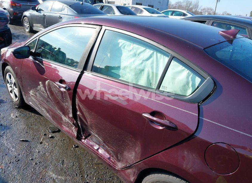 Photo 6 of 2017 Kia Forte LX (VIN 3KPFK4A72HE138424)