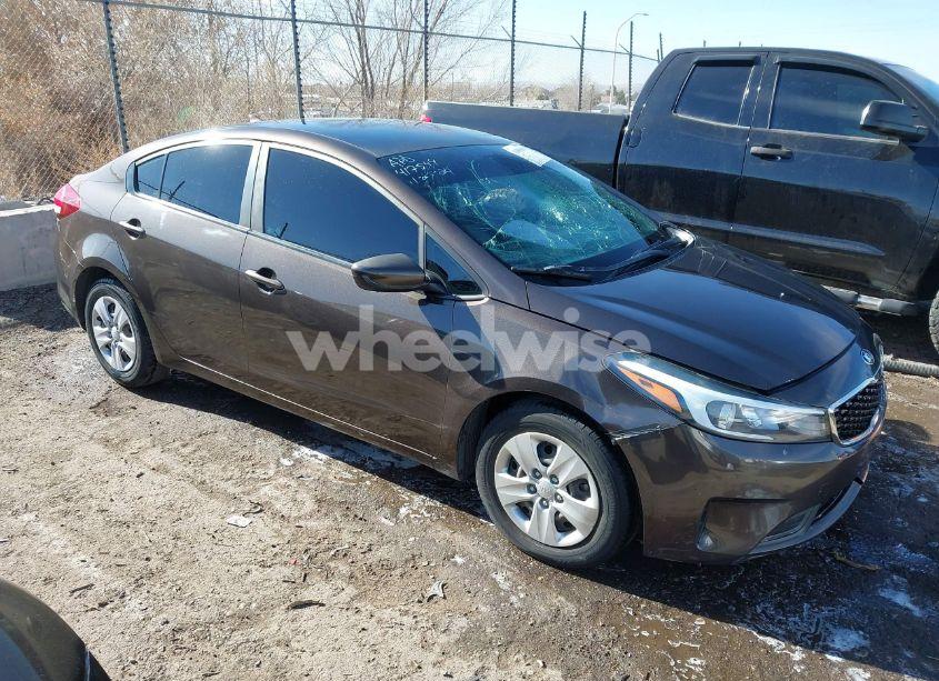 Photo 13 of 2017 Kia Forte LX (VIN 3KPFK4A72HE140870)