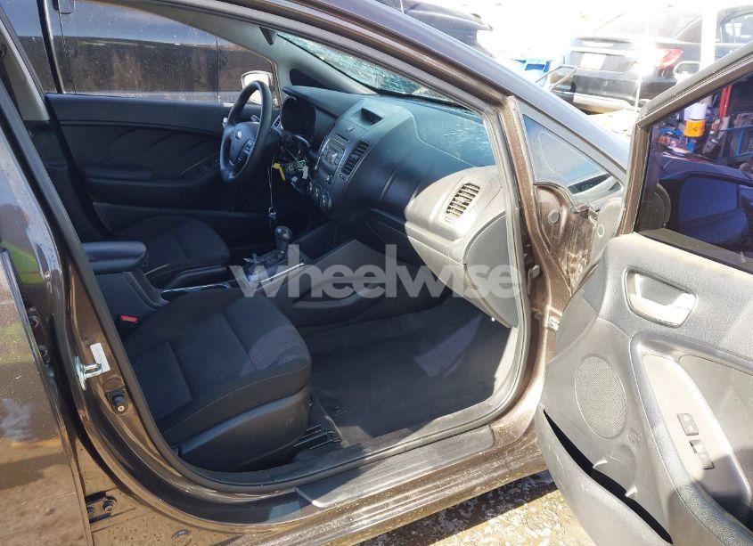 Photo 5 of 2017 Kia Forte LX (VIN 3KPFK4A72HE140870)