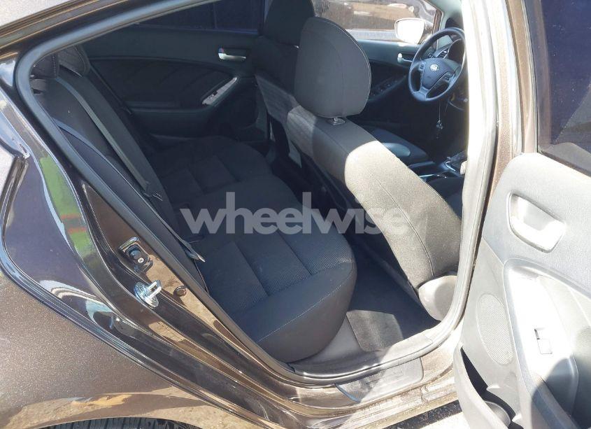 Photo 8 of 2017 Kia Forte LX (VIN 3KPFK4A72HE140870)