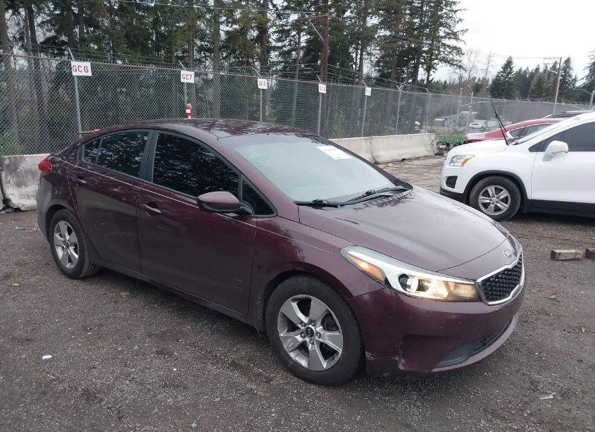 2017 Kia Forte LX (VIN 3KPFK4A72HE146328) main photo