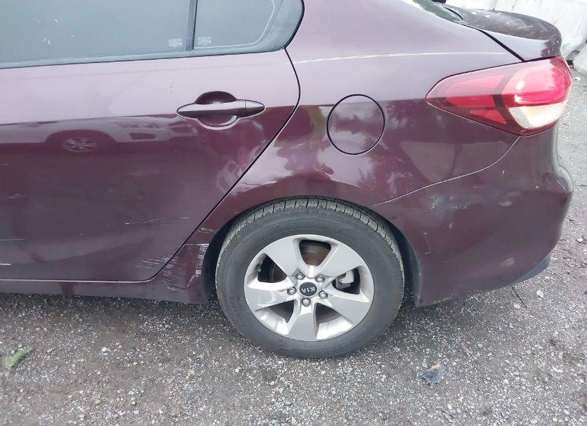 Photo 18 of 2017 Kia Forte LX (VIN 3KPFK4A72HE146328)