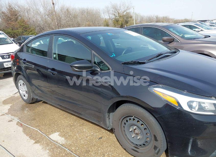 Photo 13 of 2017 Kia Forte LX (VIN 3KPFK4A72HE157703)