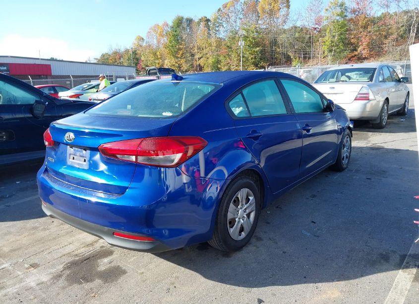 Photo 4 of 2017 Kia Forte LX (VIN 3KPFK4A72HE159368)