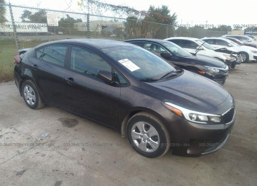 2018 Kia Forte LX (VIN 3KPFK4A72JE164933) main photo