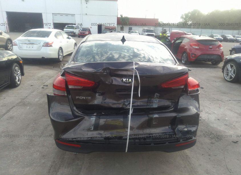 Photo 6 of 2018 Kia Forte LX (VIN 3KPFK4A72JE164933)