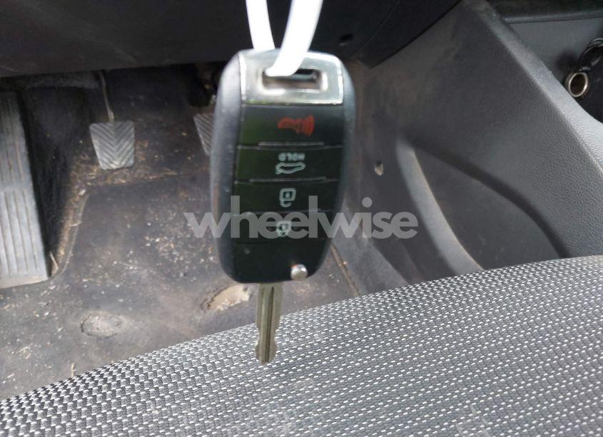 Photo 11 of 2018 Kia Forte LX (VIN 3KPFK4A72JE184387)