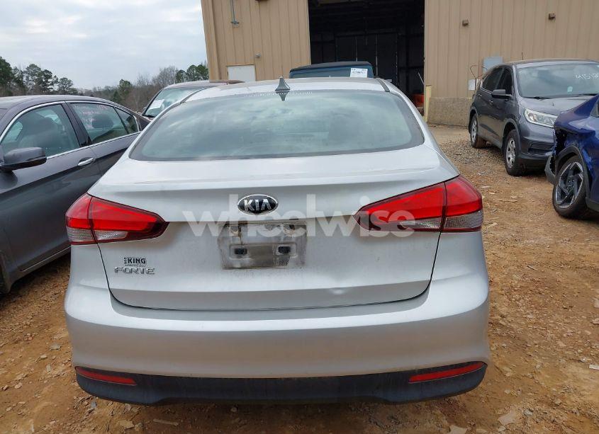 Photo 16 of 2018 Kia Forte LX (VIN 3KPFK4A72JE184387)
