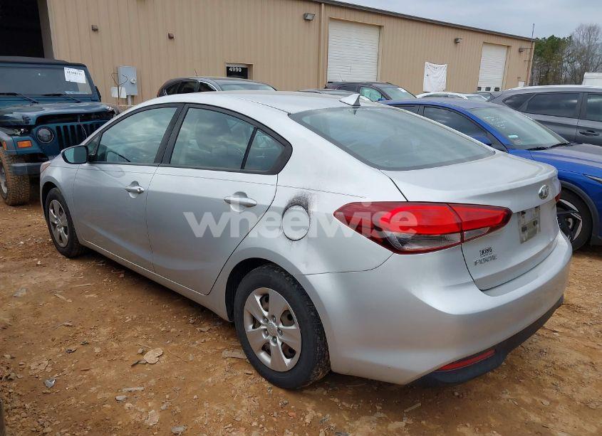 Photo 3 of 2018 Kia Forte LX (VIN 3KPFK4A72JE184387)