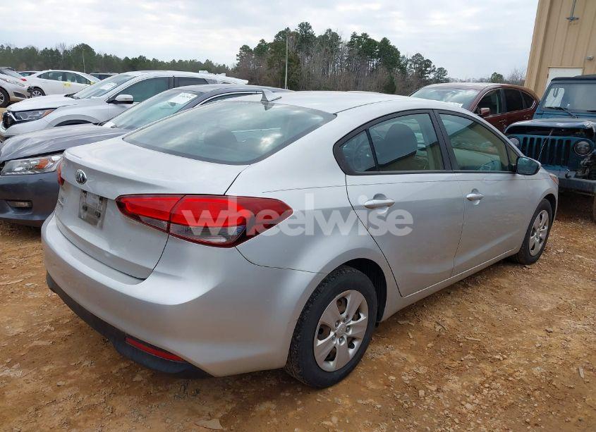 Photo 4 of 2018 Kia Forte LX (VIN 3KPFK4A72JE184387)
