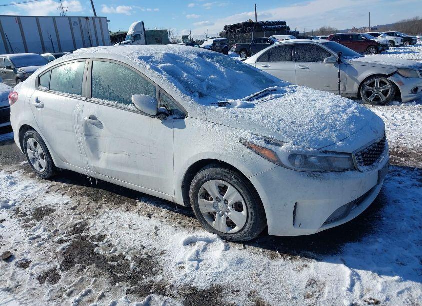 2018 Kia Forte LX (VIN 3KPFK4A72JE191677) main photo