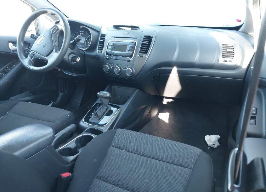 Photo 5 of 2018 Kia Forte LX (VIN 3KPFK4A72JE191677)