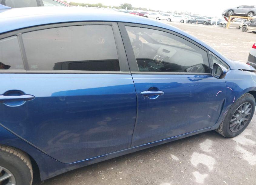 Photo 14 of 2018 Kia Forte LX (VIN 3KPFK4A72JE207439)