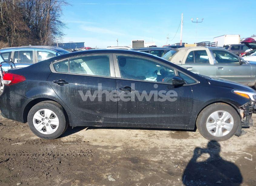 Photo 13 of 2018 Kia Forte LX (VIN 3KPFK4A72JE230686)