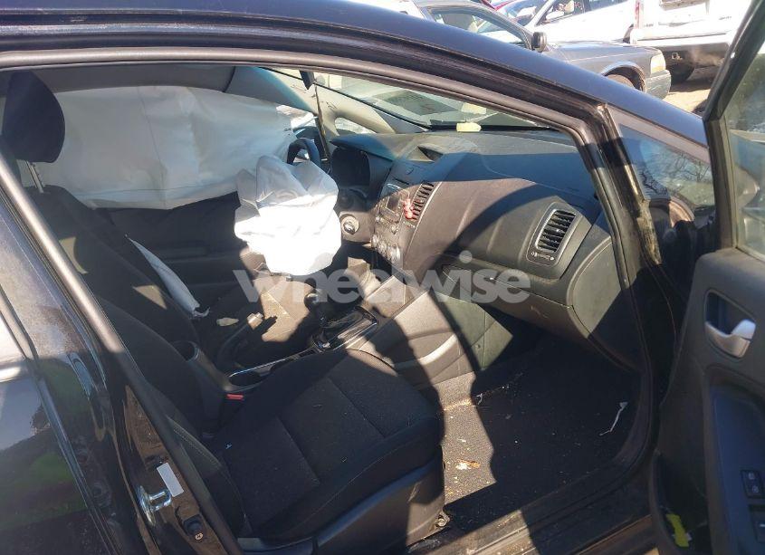 Photo 5 of 2018 Kia Forte LX (VIN 3KPFK4A72JE230686)