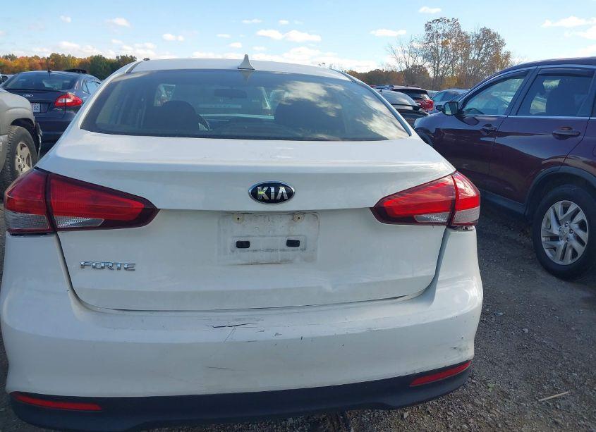 Photo 16 of 2018 Kia Forte LX (VIN 3KPFK4A72JE232681)