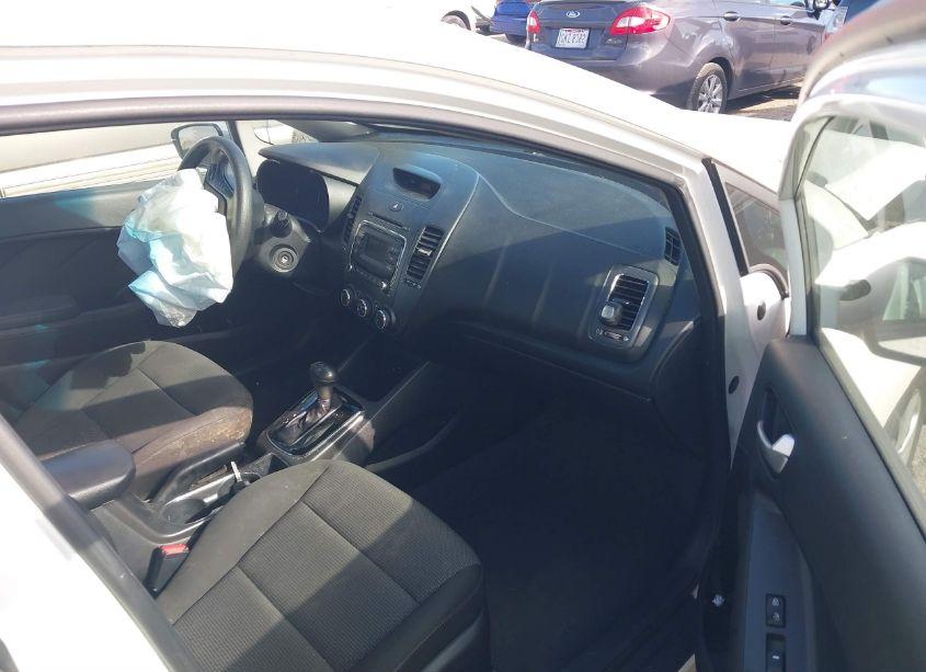 Photo 5 of 2018 Kia Forte LX (VIN 3KPFK4A72JE232681)