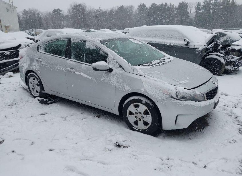 2018 Kia Forte LX (VIN 3KPFK4A72JE233975) main photo