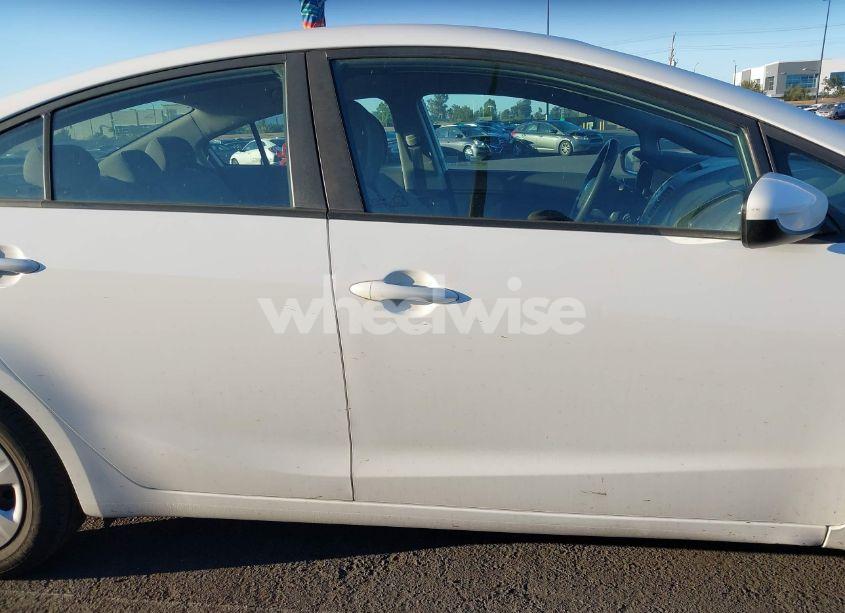 Photo 13 of 2017 Kia Forte LX (VIN 3KPFK4A73HE017806)
