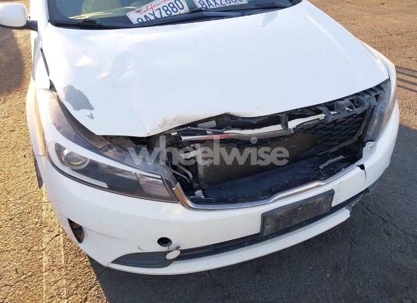 Photo 6 of 2017 Kia Forte LX (VIN 3KPFK4A73HE017806)