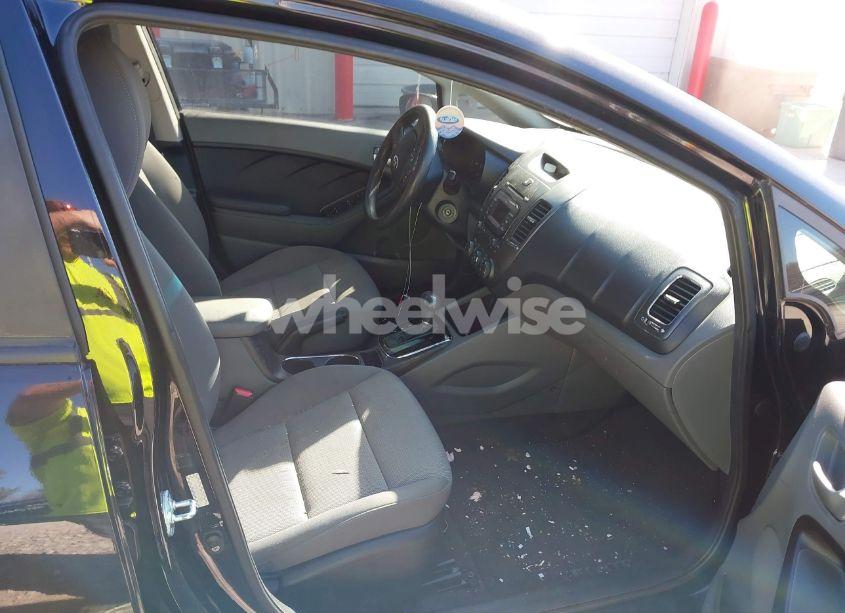 Photo 5 of 2017 Kia Forte LX (VIN 3KPFK4A73HE018261)