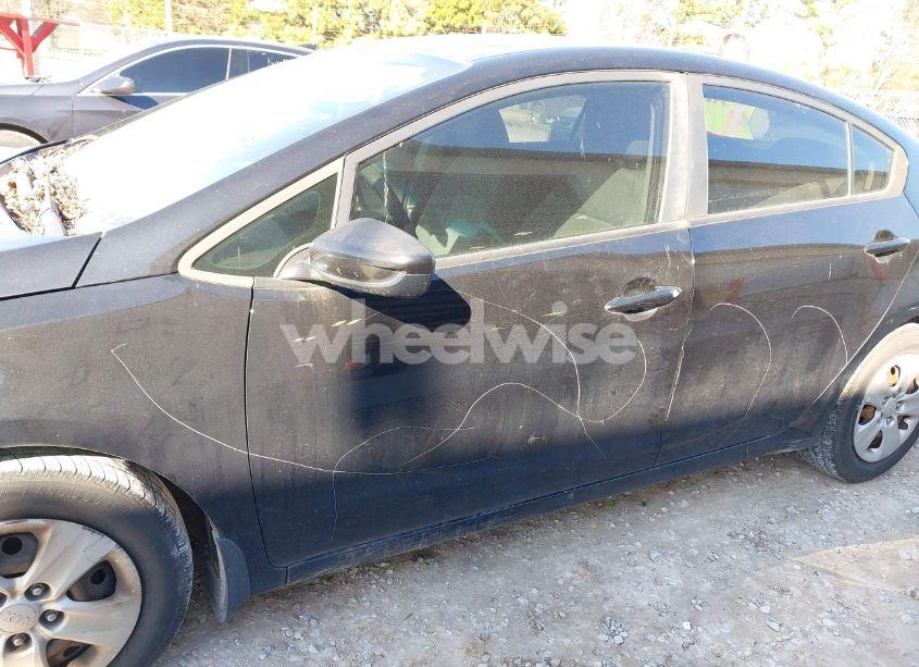 Photo 6 of 2017 Kia Forte LX (VIN 3KPFK4A73HE018261)