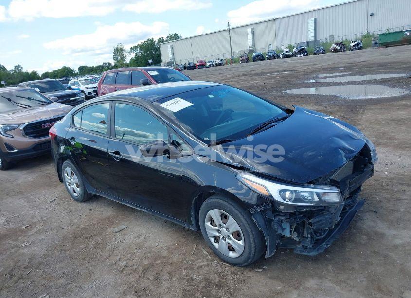 2017 Kia Forte LX (VIN 3KPFK4A73HE018325) main photo