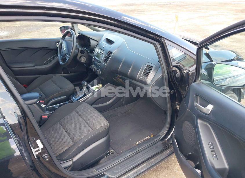 Photo 5 of 2017 Kia Forte LX (VIN 3KPFK4A73HE018325)