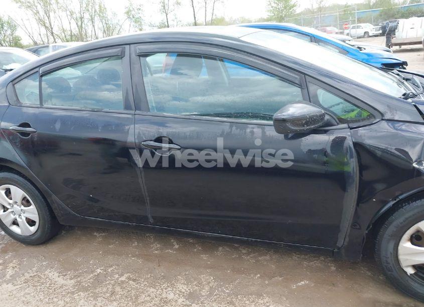 Photo 13 of 2017 Kia Forte LX (VIN 3KPFK4A73HE037005)