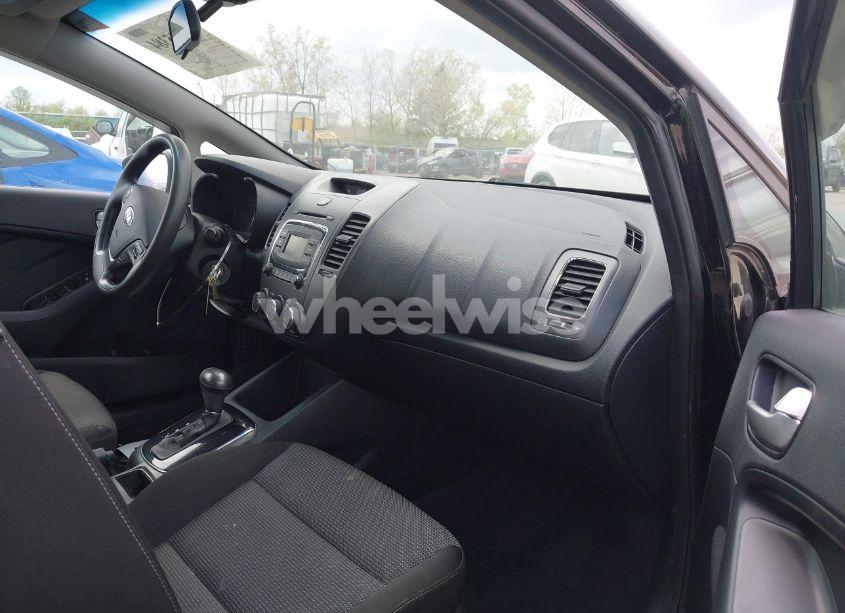 Photo 5 of 2017 Kia Forte LX (VIN 3KPFK4A73HE037005)