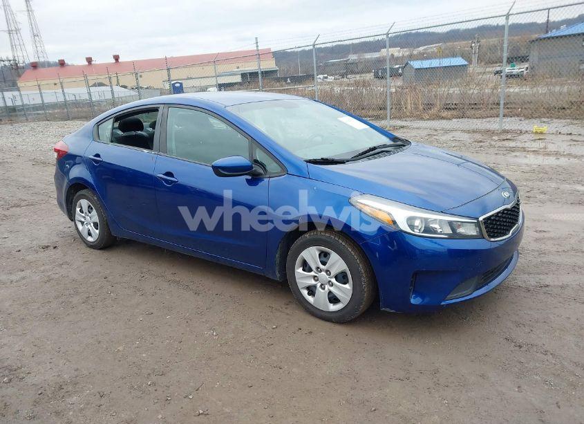 2017 Kia Forte LX (VIN 3KPFK4A73HE059201) main photo