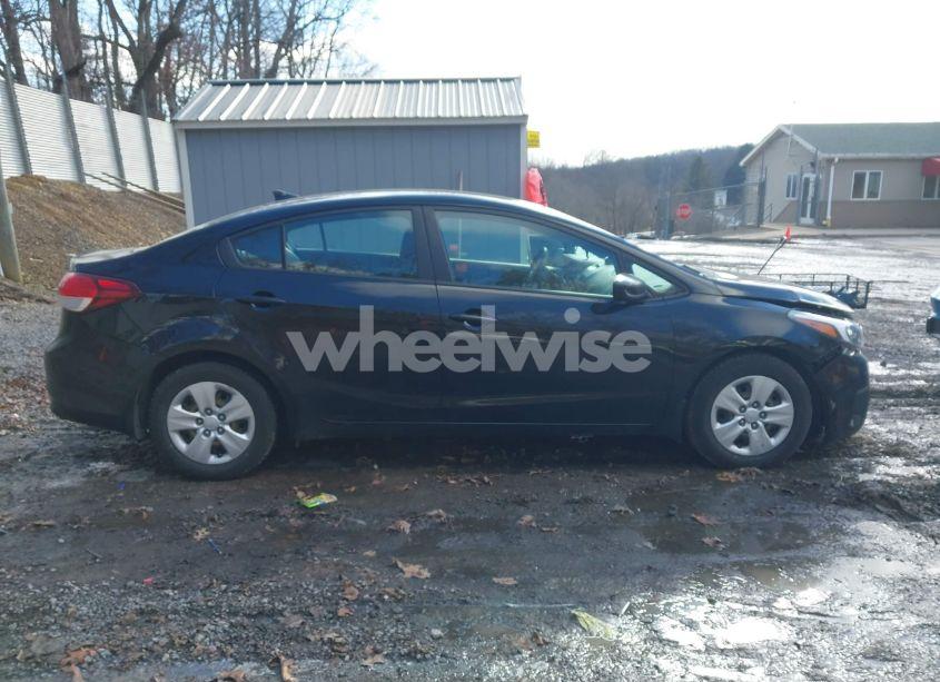 Photo 14 of 2017 Kia Forte LX (VIN 3KPFK4A73HE070067)