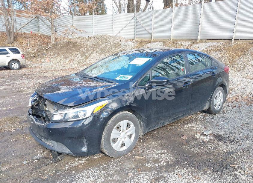 Photo 2 of 2017 Kia Forte LX (VIN 3KPFK4A73HE070067)