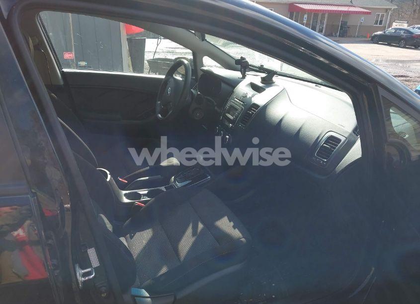 Photo 5 of 2017 Kia Forte LX (VIN 3KPFK4A73HE070067)