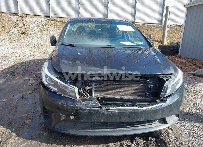 Photo 6 of 2017 Kia Forte LX (VIN 3KPFK4A73HE070067)