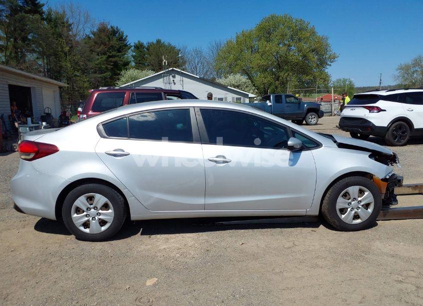 Photo 14 of 2017 Kia Forte LX (VIN 3KPFK4A73HE078119)