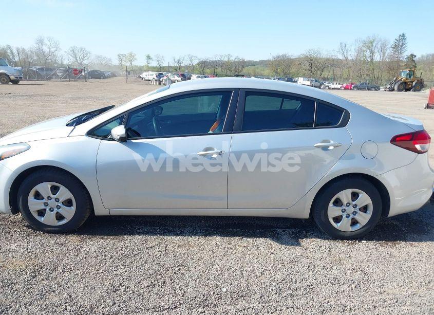 Photo 15 of 2017 Kia Forte LX (VIN 3KPFK4A73HE078119)